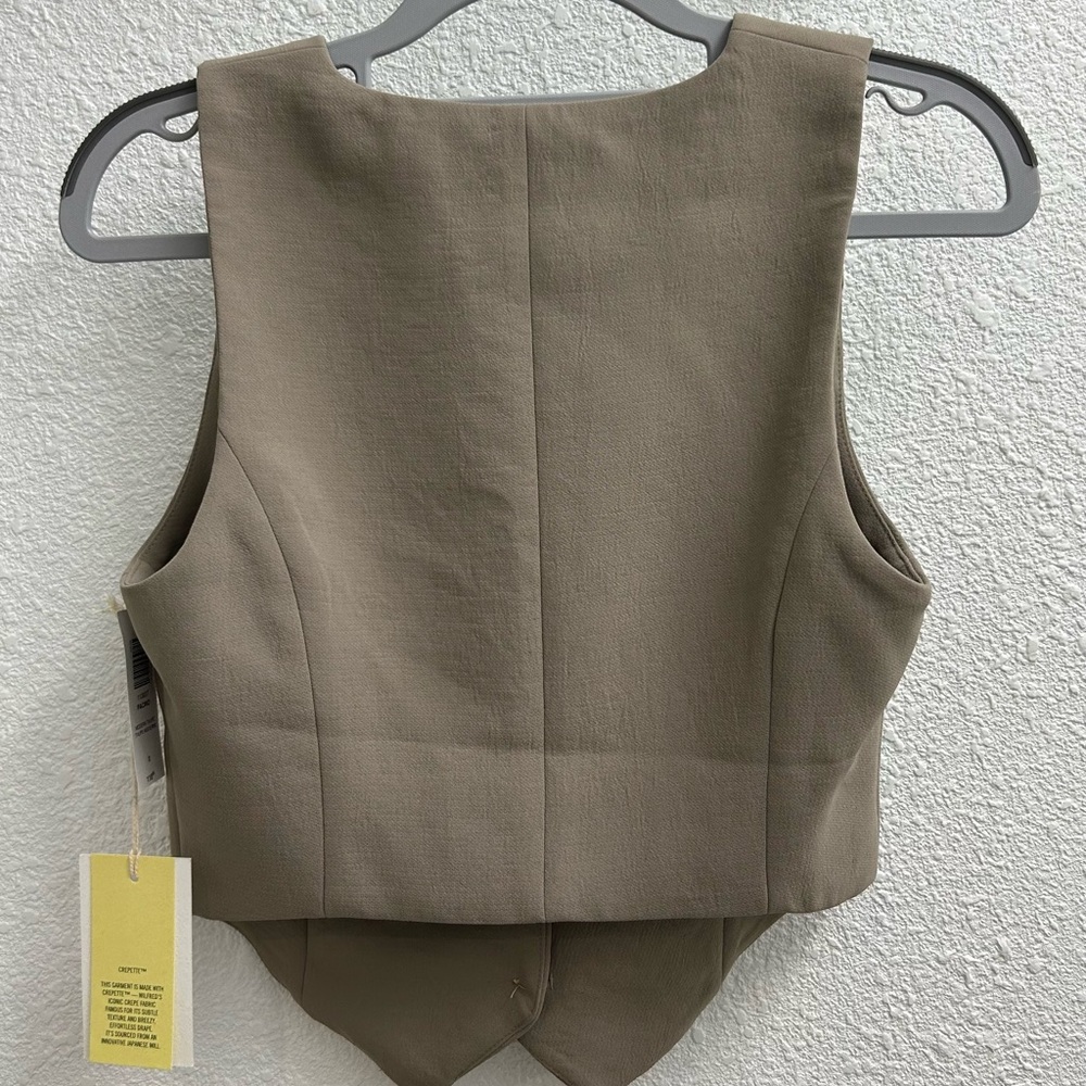Aritzia Vest Top - Picture 4 of 4